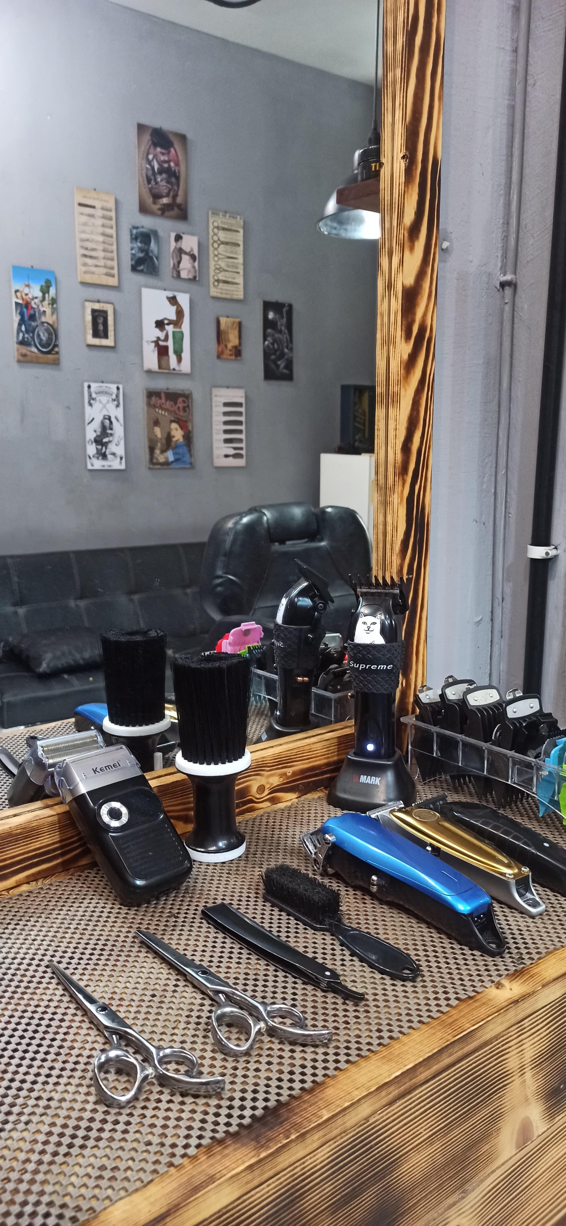 Wox's Barbershop Gallery 2